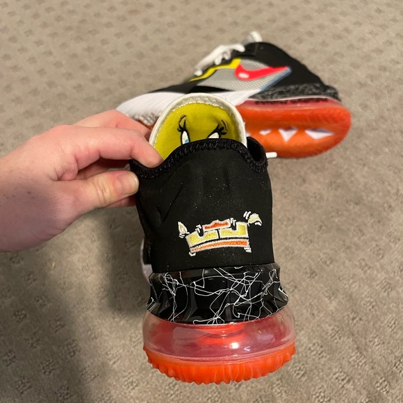 Space Jam x Lebron 18 low Sylvester x tweety - Picture 7 of 10